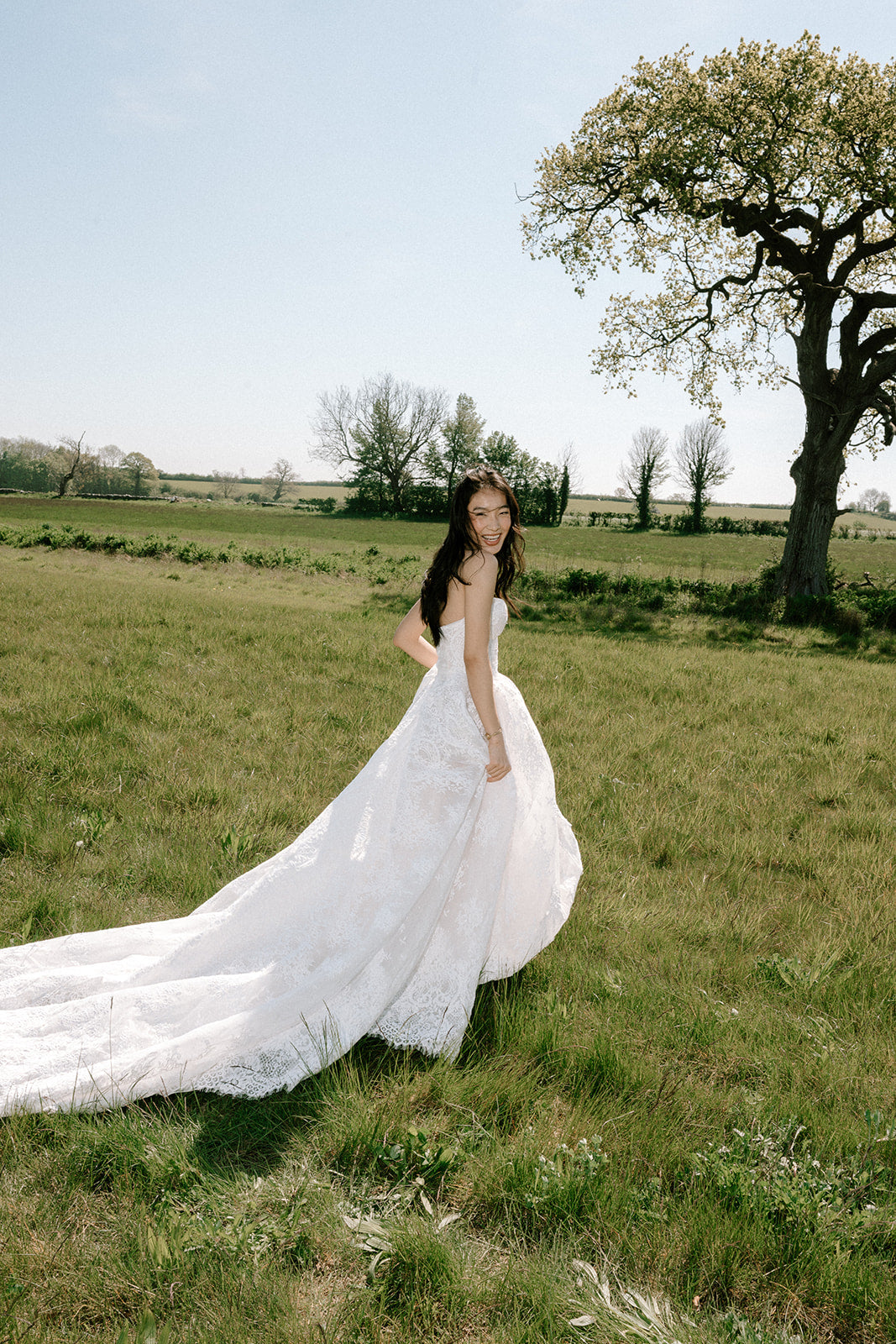 Laura Ivory Lace Wedding Dress