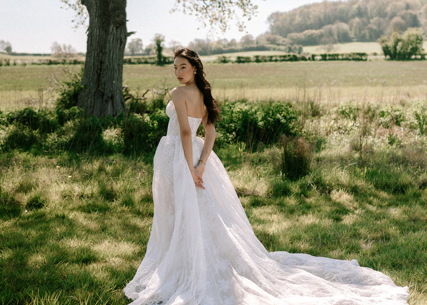 Laura Ivory Lace Wedding Dress