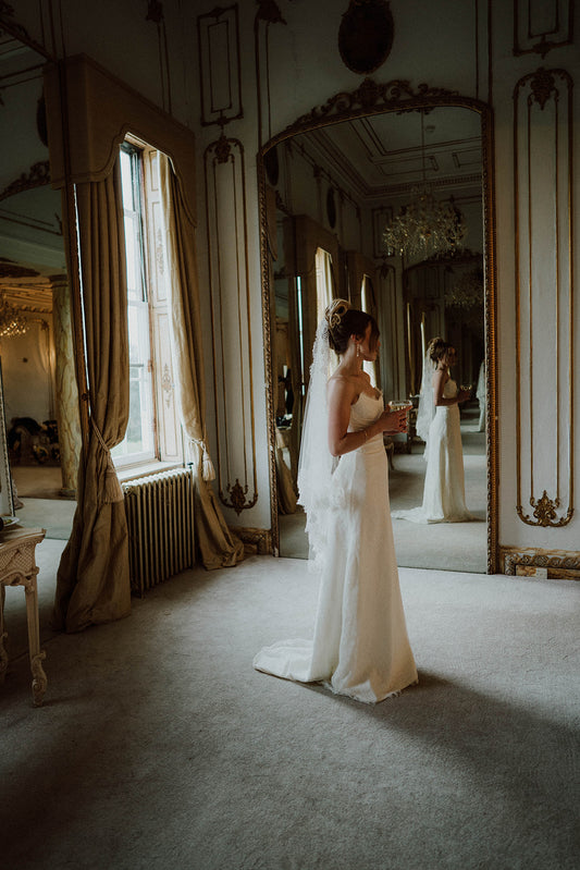 LA DENTELLE Chantilly Lace Wedding Dress