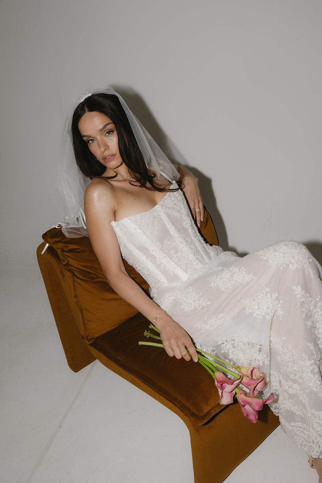 LOLA Crystal Bow Veil